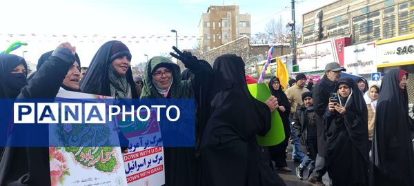 مردم مشهد بار دیگر میهن دوستی خود را به عالمیان نشان دادند