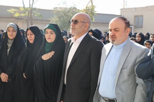 مراسم زنگ پدافند غیرعامل در مدرسه ام هانی ناحیه 2 یزد 