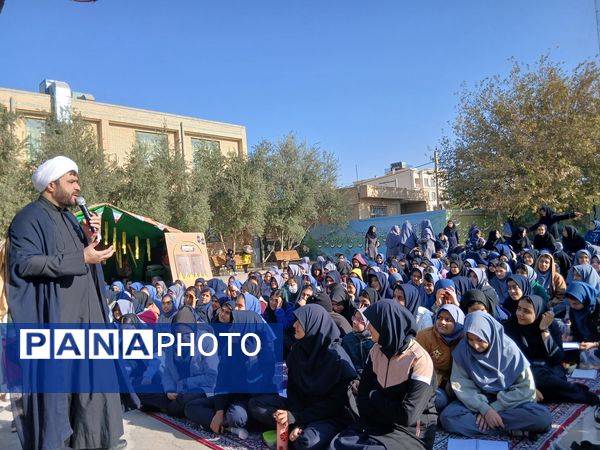 برگزاری مراسم عزاداری ایام فاطمیه در دبیرستان شهید دهقان 