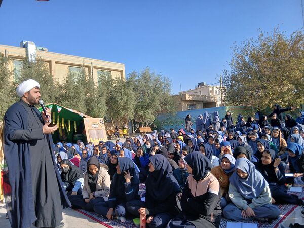 برگزاری مراسم عزاداری ایام فاطمیه در دبیرستان شهید دهقان 