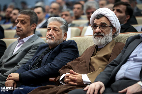 آیین بزرگداشت مقام استاد و سرآمدان آموزشی