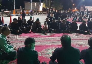 عزاداری و زنجیر زنی  شب هفتم ماه محرم در حسینیه شهدای شهر بار  