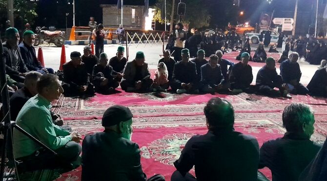 عزاداری و زنجیر زنی  شب هفتم ماه محرم در حسینیه شهدای شهر بار  