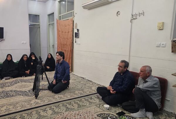 ادای احترام خبرنگاران پانا به مقام شهید جلال اقبال در چهل وششمین دیدار با خانواده شهدا