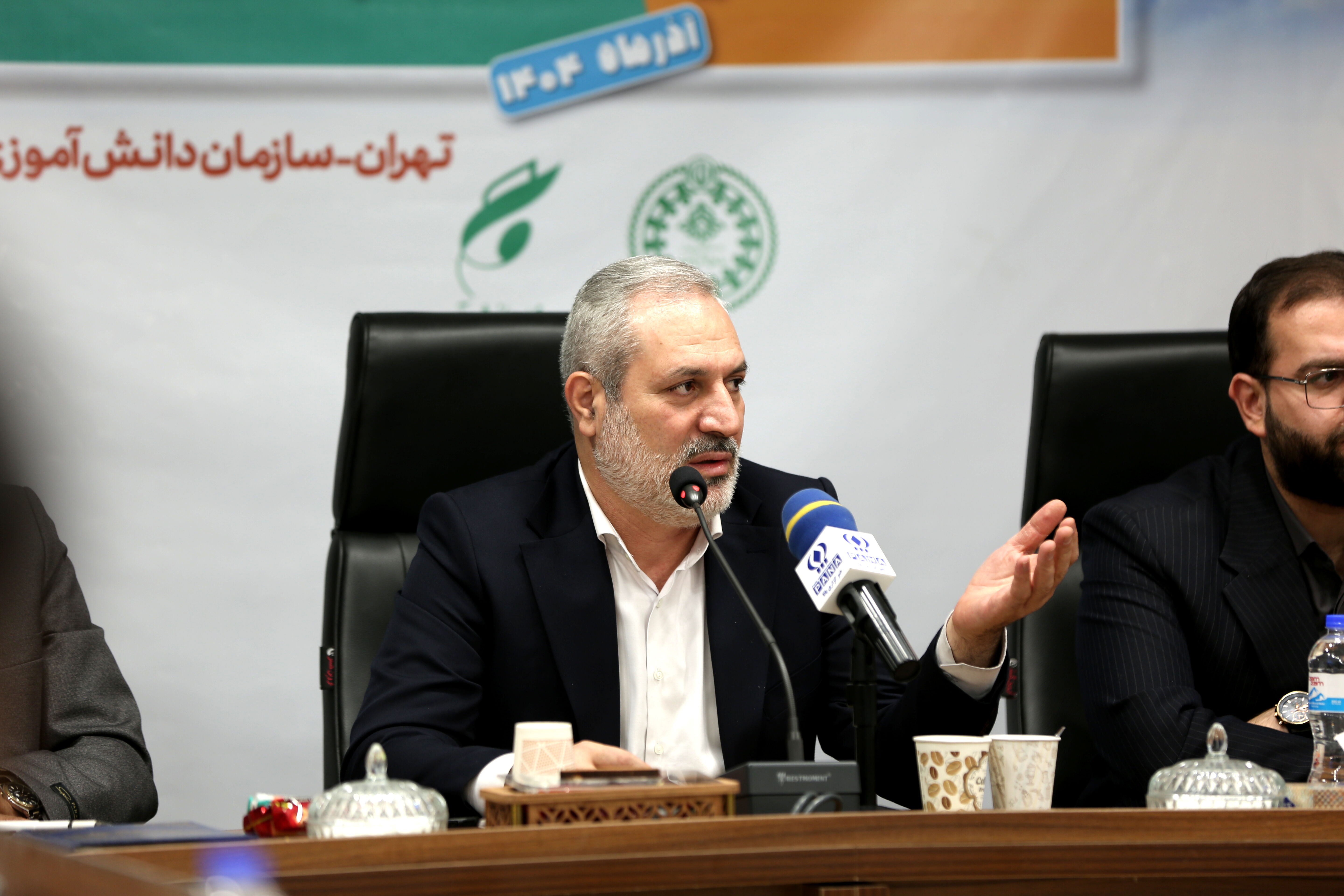 نشست اعضای کارگروه تدوین سند دوازدهمین دوره مجلس دانش‌آموزی جمهوری اسلامی ایران 