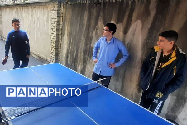 هنرنمایی دانش‌آموزان ناحیه دو شهرری در جشن انقلاب 