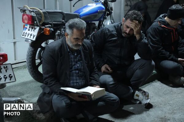 شور و معنویت در خیابان انقلاب 