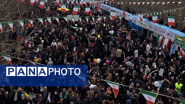 راهپیمایی ۲۲ بهمن در کرج 