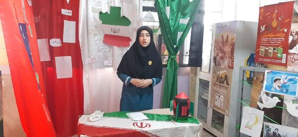 نمایشگاه انقلاب در مدرسه حضرت خدیجه(س) شیروان 