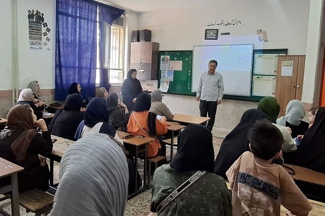 اولین جلسه اولیای پایه اول دبستان پسرانه ملاصدرا