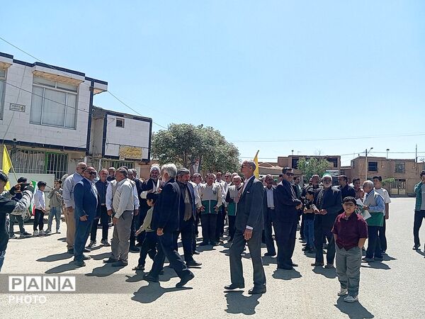 کاروان «در پناه خورشید» میهمان رزق‌آباد کاشمر شد