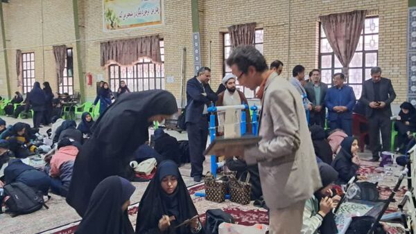 موج رنگها در جشنواره فردا