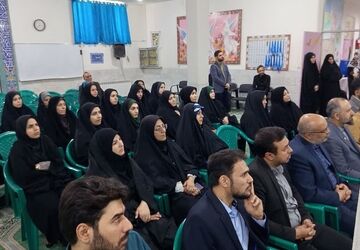 تجلیل از معلمان ابتدایی جهادی ناحیه ۳ قم