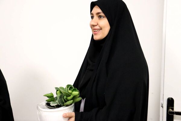 گرامیداشت هفته معلم با تجلیل از فرهنگیان آموزش و پرورش منطقه ۱۴ 