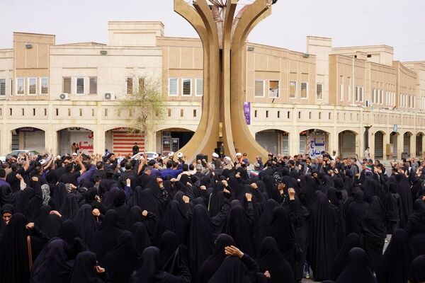 تجمع مردم غیور و ولایتمدار بم در سوگ شهادت رهبر انقلاب