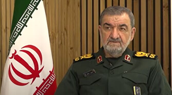 سرلشکر رضایی: متجاوز به سرعت تنبیه می‌شود؛ پاسخ هر شلیک، رگباری از موشک است