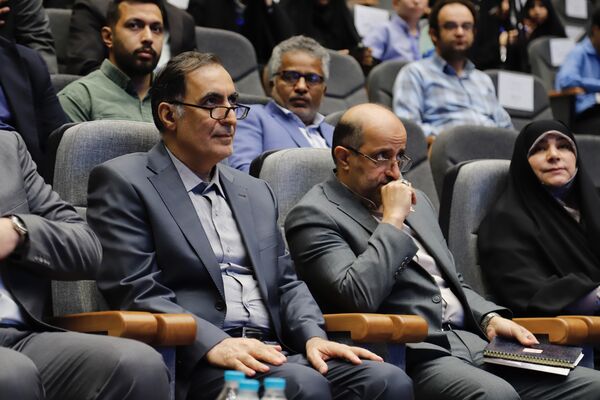 تجلیل از برگزیدگان ایثار با یاد شهدای شجره طیبه