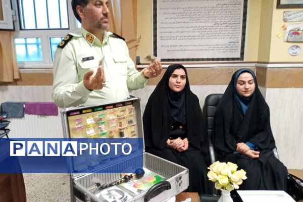 مراسم هفته بهداشت و روان در مدرسه خوارزمی رباط کریم