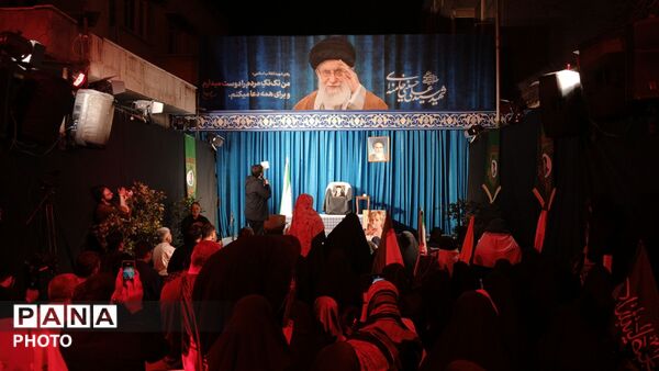رواق کشور دوست، نزدیک ترین مکان به مقتل رهبر شهید