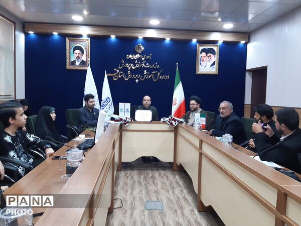 نشست صمیمی خبرنگاران پانا با مدیرکل آموزش و پرورش قم