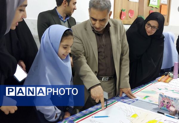 افتتاحیه نمایشگاه جشنواره ماها در دبستان فرهنگیان ۲