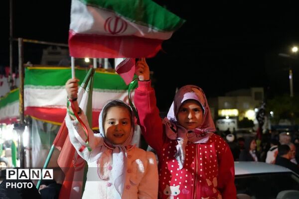 اجتماع بزرگ ریحانه‌های فاطمی در گرامیداشت شهدای میناب