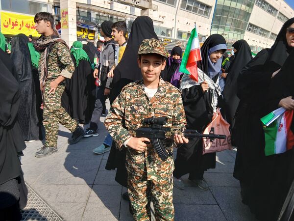 ۱۳ آبان،  روز آشکار ساختن ناتوانی استکبار 