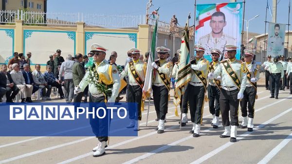 مراسم رژه نیروهای مسلح خراسان شمالی در آغاز هفته دفاع مقدس 