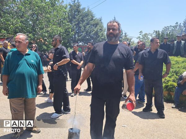 مراسم عزاداری ظهر عاشورا در روستای ولیان ساوجبلاغ