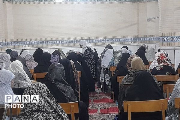 حضور پرشور نمازگزاران در نماز جمعه ورامین