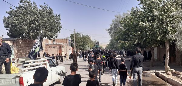 روستای سربالا در سوگ امام حسین(ع)؛ حضور پرشور جوانان در مراسم عزاداری حماسه‌ساز شد