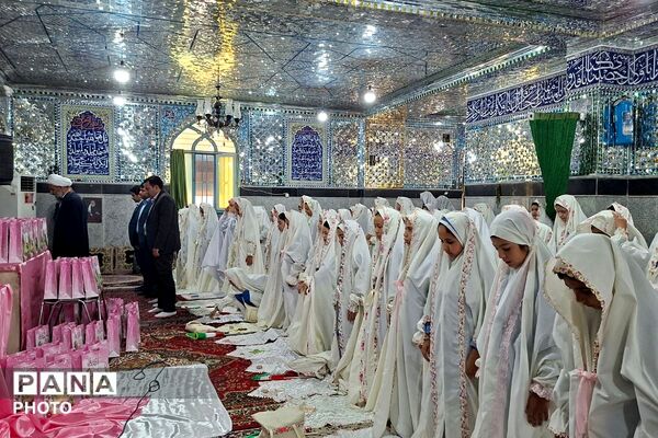 طنین بندگی در جشن تکلیف دانش‌آموزان دختر شهرستان قرچک