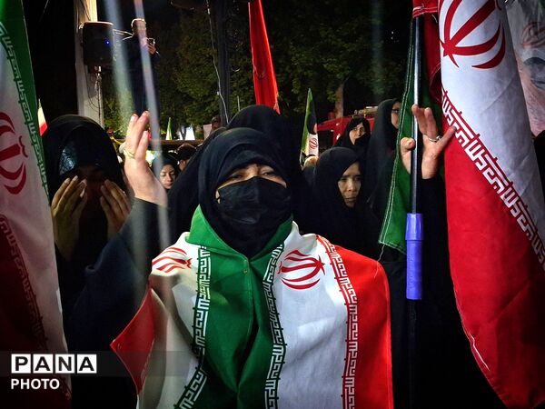 دست‌هایی به آسمان، قلوبی به امید ظهور