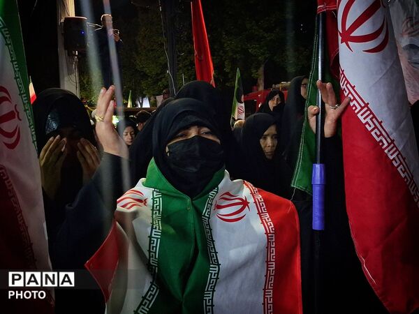 دست‌هایی به آسمان، قلوبی به امید ظهور