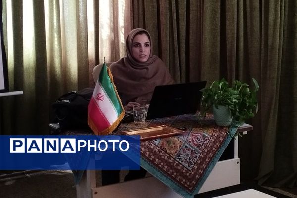 برگزاری مینی دوره هوش مصنوعی در دبیرستان حکمت بهارستان‌دو