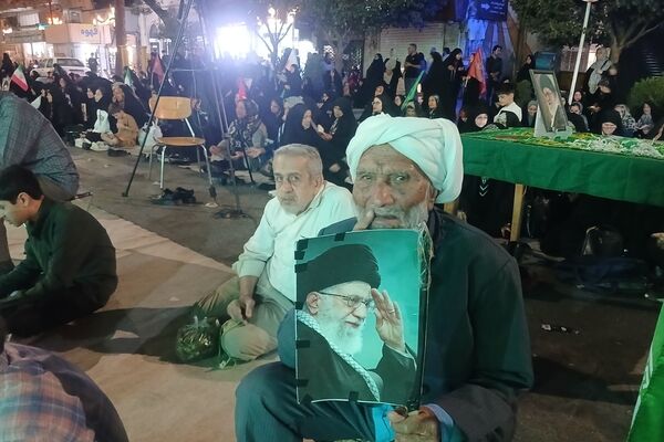 حضور مصطفی قدمگاهی در صدوهشتادمین شب اجتماعات حسینیه امام خمینی (ره) 