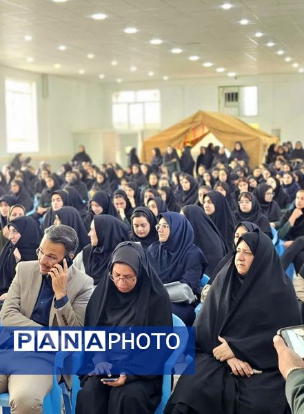 جشن مهر و مقاومت در دبیرستان حضرت زینب(س) ابرکوه برگزار شد