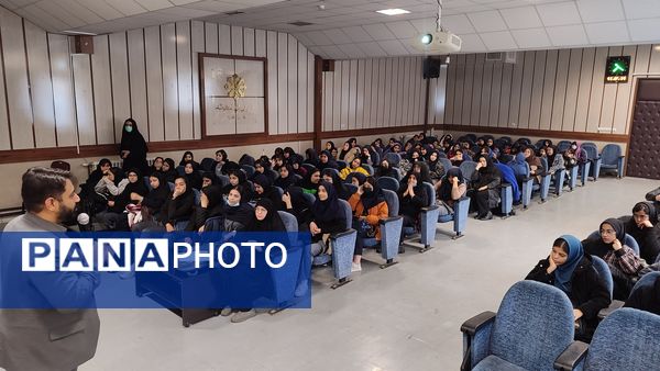 همایش انتخاب آگاهانه ویژه دانش آموزان پایه نهم ناحیه۷