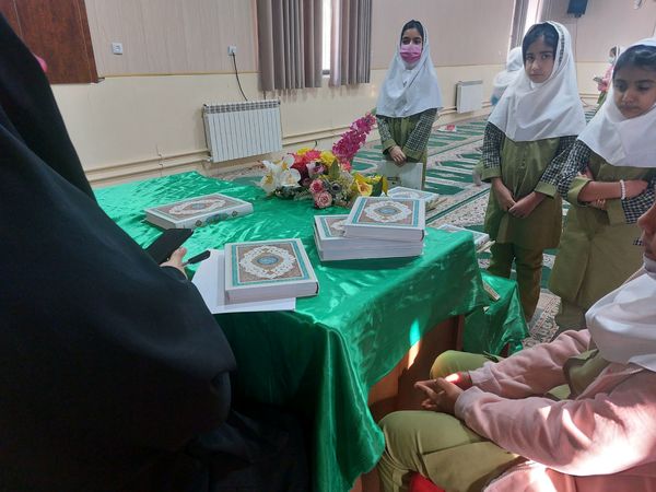 برگزاری مسابقات قرآن عترت و نماز در مدرسه شاهد حضرت معصومه (س)