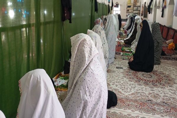 اقامه نماز عبادی،سیاسی جمعه همزمان با ایام دهه فجر در شهر بار نیشابور