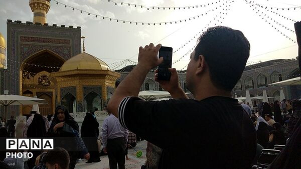 دعای پرفیض عرفه در حرم مطهر امام رضا (ع)