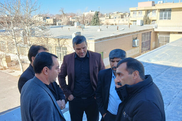 نشست نماینده آباده با مدیر آموزش و پرورش 
