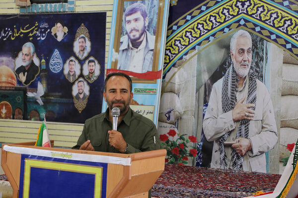 بازدید معلمان قمی از یادمان شهدای «بوالحسن» 
