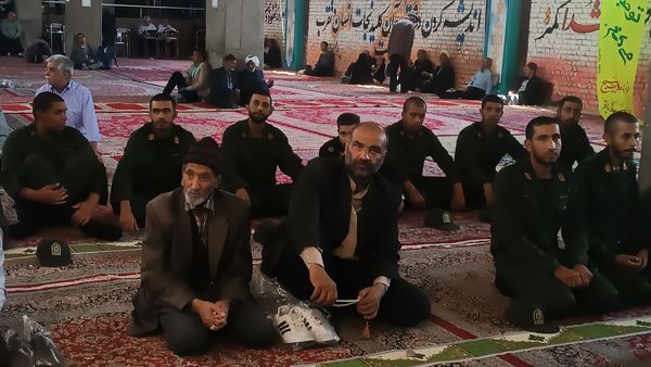 نماز جمعه با حضور مسئولان آموزش و پرورش نیشابور به مناسبت هفته بزرگداشت معلم 