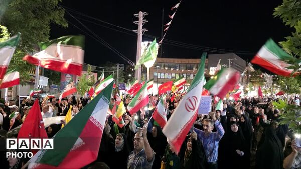 نمایش گوشه‌ای از قدرت و اقتدار  نظامی ایران در خیابان‌های رجایی شهر کرج