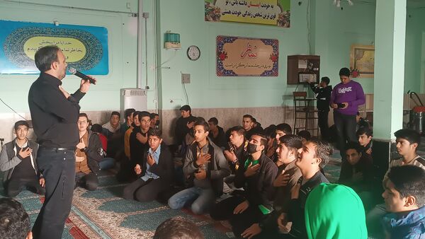 زیارت عاشورا در دبیرستان شاهد ابوذر غفاری نیشابور 