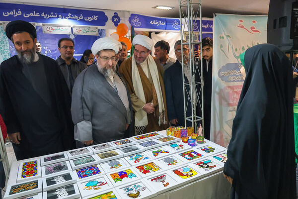بازدید نماینده ولی فقیه در استان آذربایجان شرقی از نمایشگاه قرآن و عترت