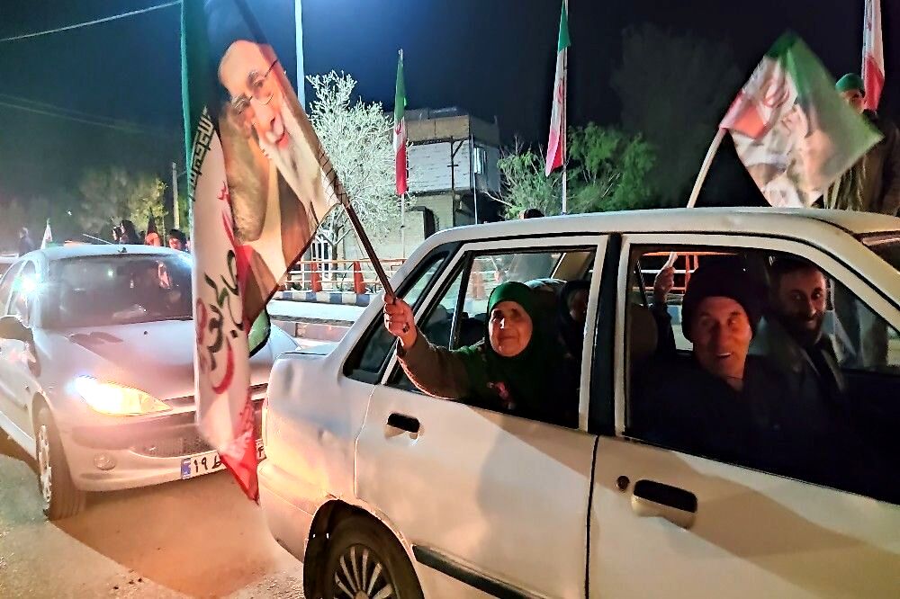 گذری بر رژه خودرویی در شهر بار نیشابور
