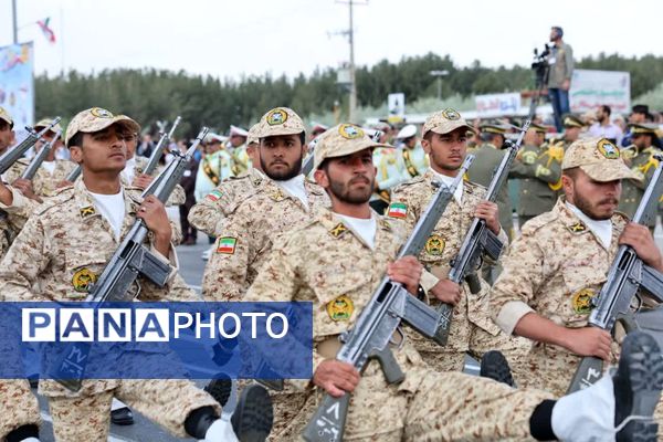 مراسم گرامیداشت روز ارتش در بیرجند 