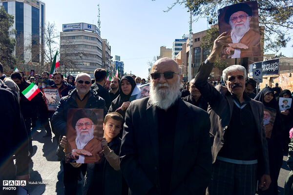 راهپیمایی اقتدار بعد از نماز جمعه - مصلای تهران -2